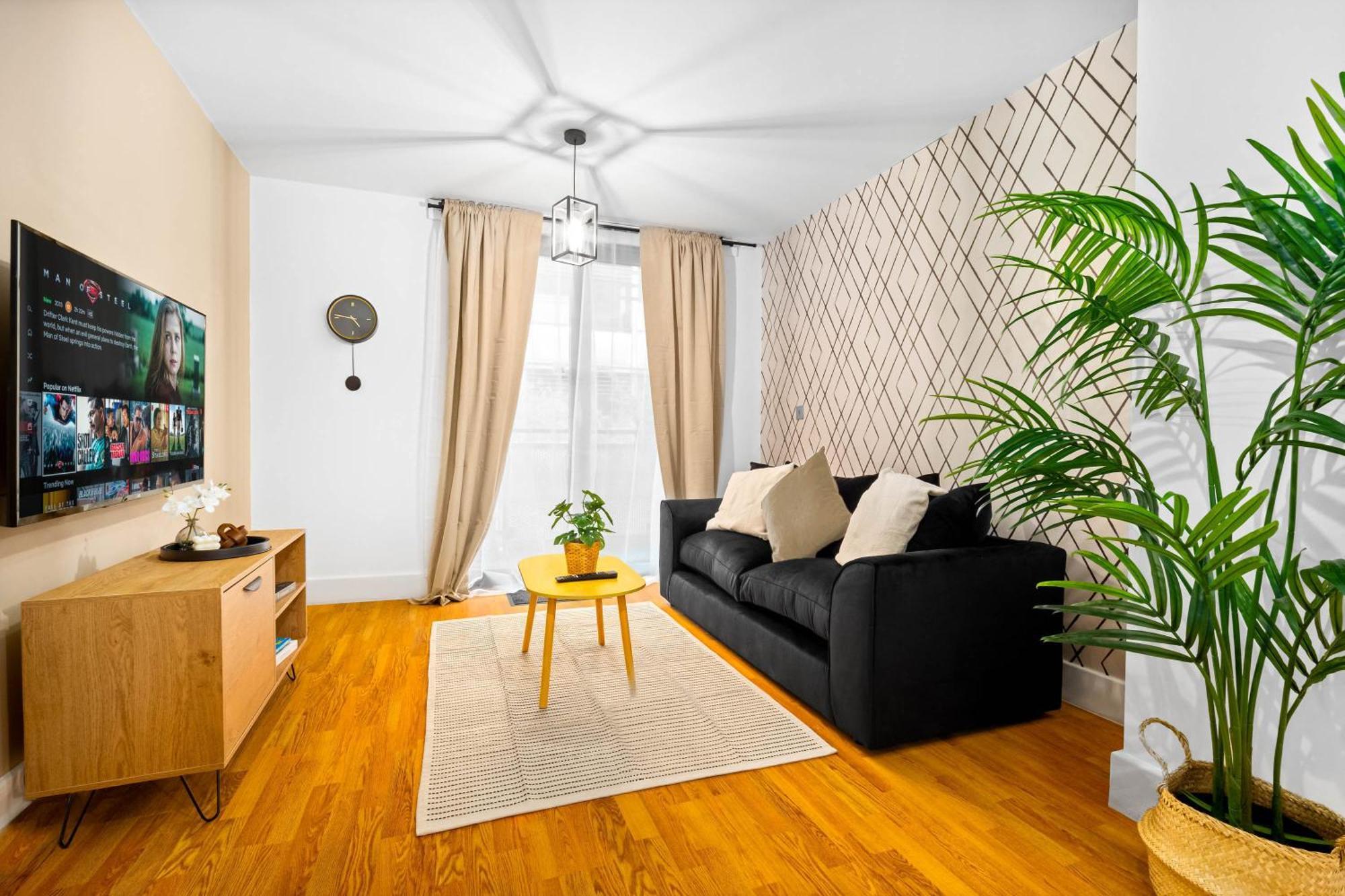 Apartment - Chinatown - Private Balcony - Secure Parking - Netflix - Wifi - 14a *